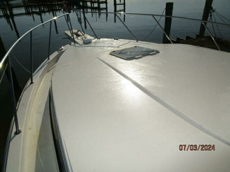 33' Wellcraft foredeck2