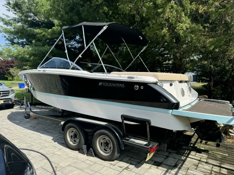 2019 Four Winns H230