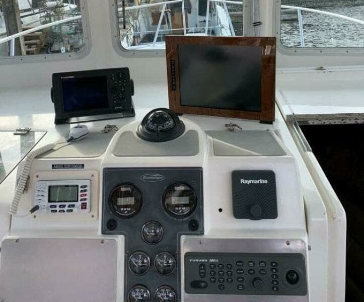 2001 Rampage 30 Express