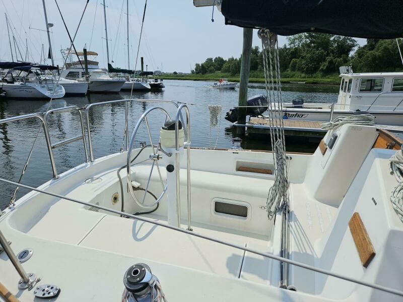 1986 Pearson Auxiliary Sloop