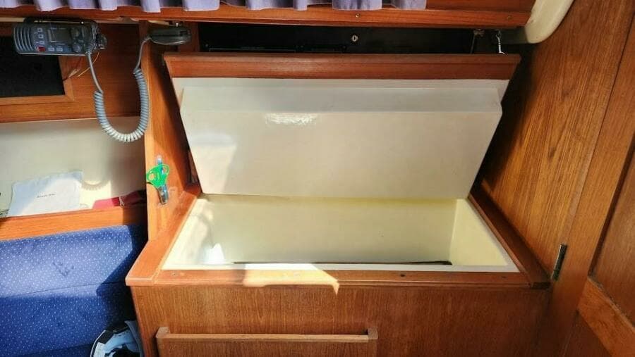 1986 Pearson Auxiliary Sloop