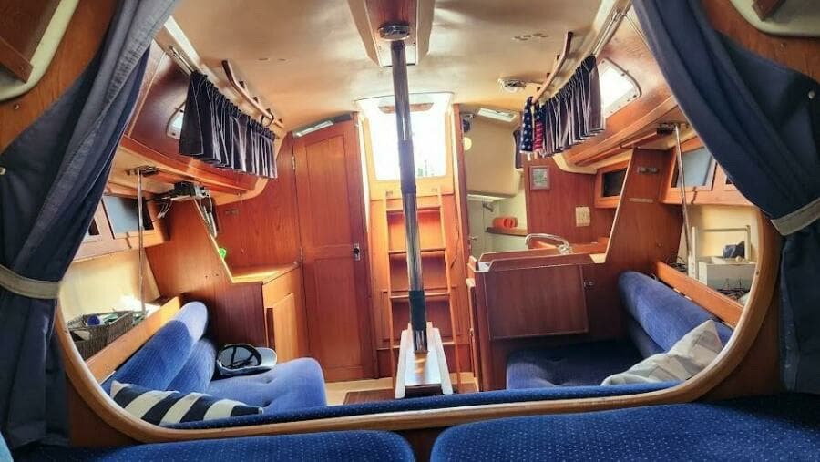 1986 Pearson Auxiliary Sloop