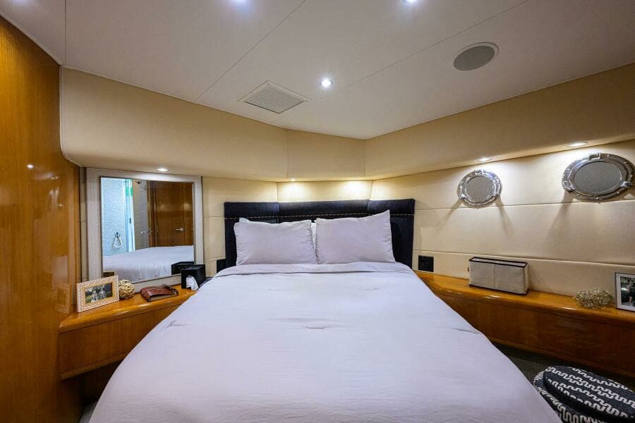 2001 Hatteras Convertible