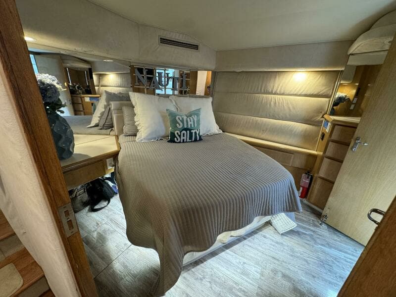 1994 Hatteras 54 Yacht