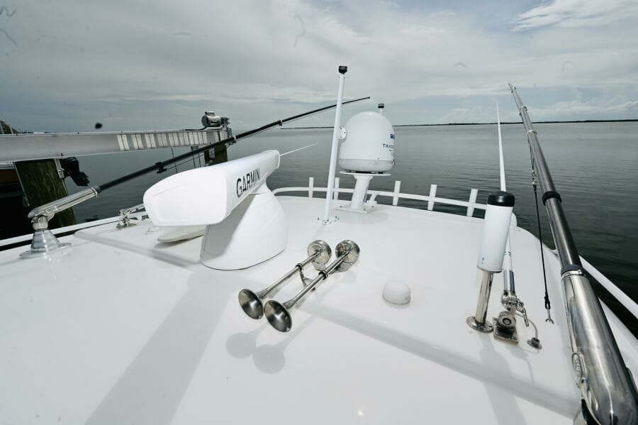 2019 Intrepid 475 Sport Yacht