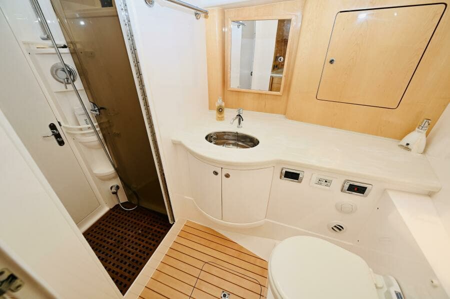 2019 Intrepid 475 Sport Yacht