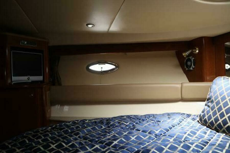 43 Meridian Sedan 411 - 