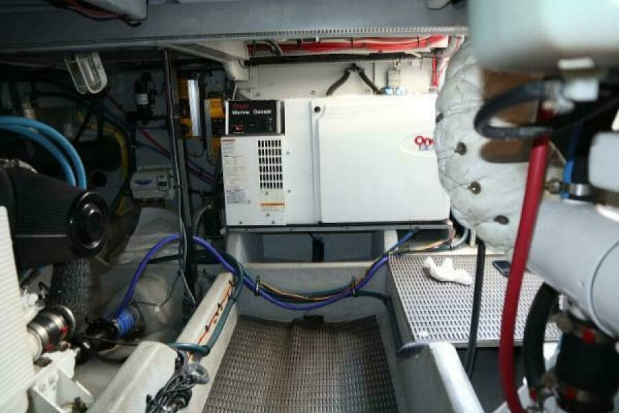 43 Meridian Sedan 411 - 