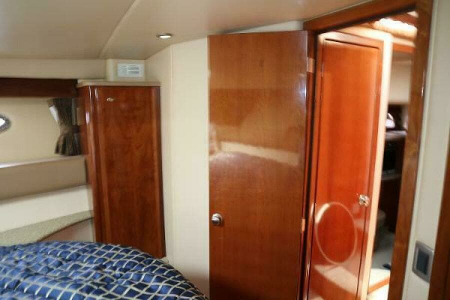 43 Meridian Sedan 411 - 