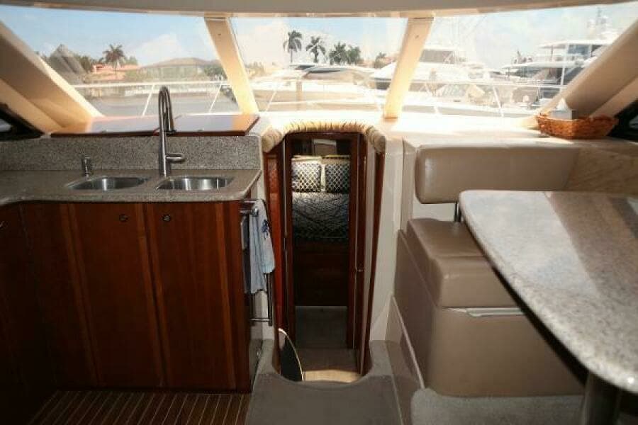 43 Meridian Sedan 411 - 