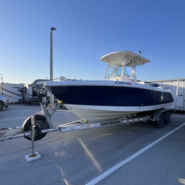 2013 Robalo R240 Center Console
