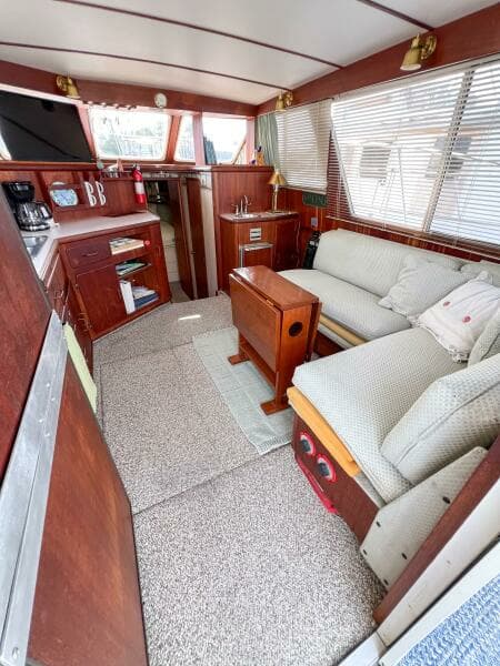 1987 Tollycraft 34 Sedan Sport