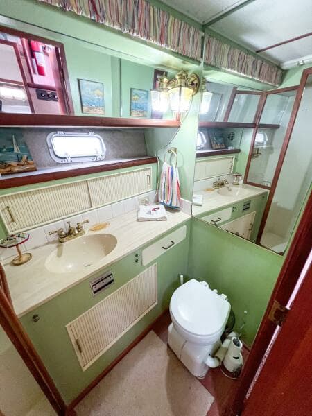 1987 Tollycraft 34 Sedan Sport