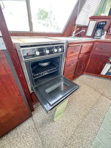 1987 Tollycraft 34 Sedan Sport