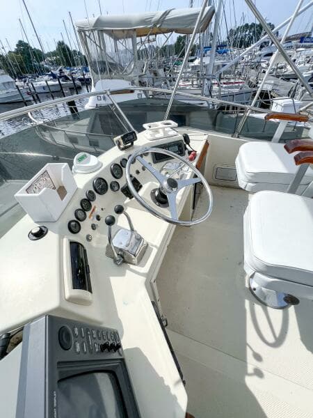 1987 Tollycraft 34 Sedan Sport