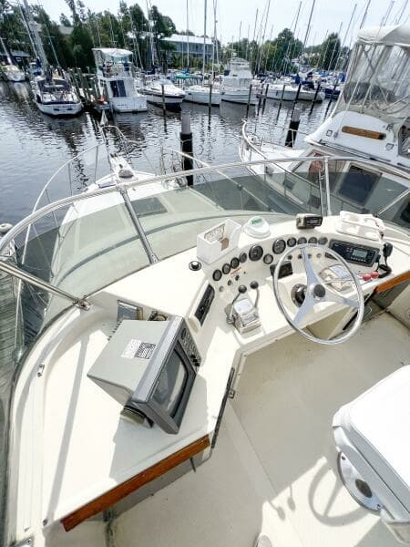 1987 Tollycraft 34 Sedan Sport