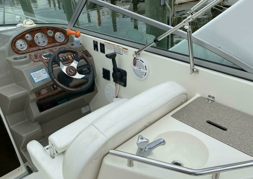 2006 Rinker 270 Fiesta Vee