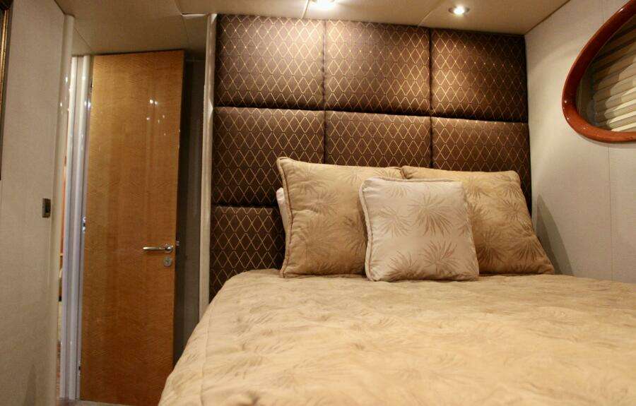 2007 Lazzara 74 Motor Yacht Kathleen