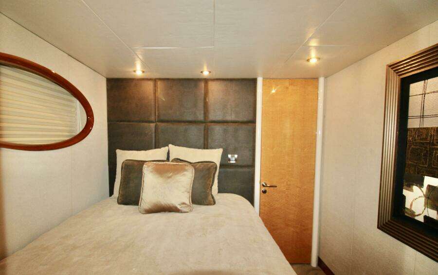 2007 Lazzara 74 Motor Yacht Kathleen