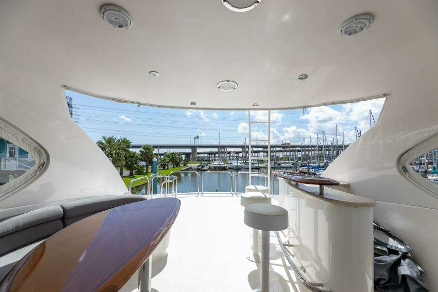 2007 Lazzara 74 Motor Yacht Kathleen