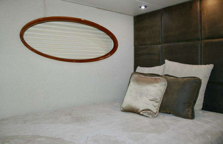 2007 Lazzara 74 Motor Yacht Kathleen