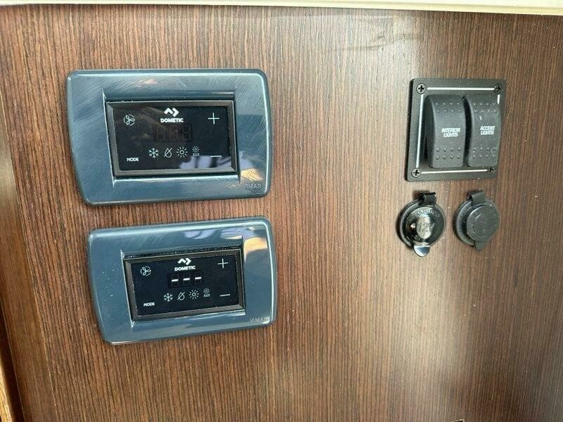 2021 Pursuit 428 Sport