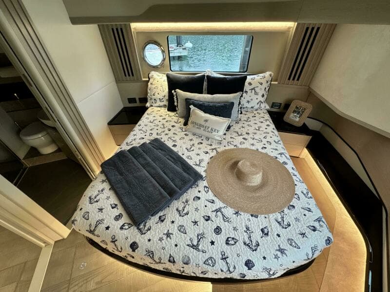 2023 Absolute 52 Navetta