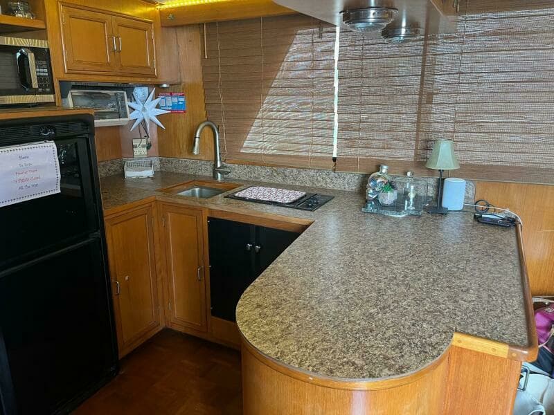 1988 CHB 46 Motor Yacht