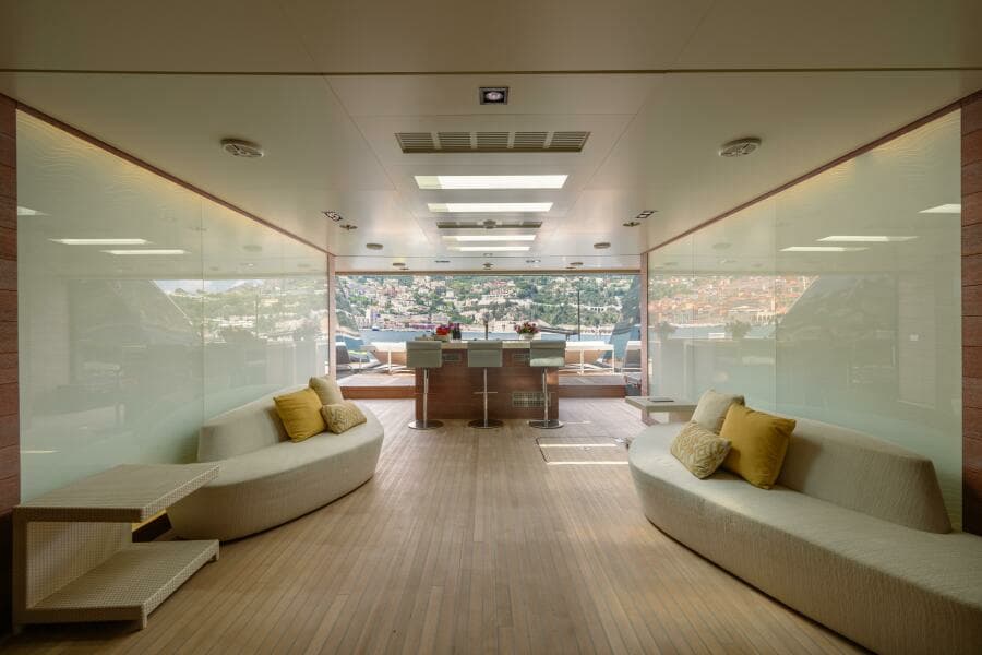 Loon 221' Lower Deck Beach Club 