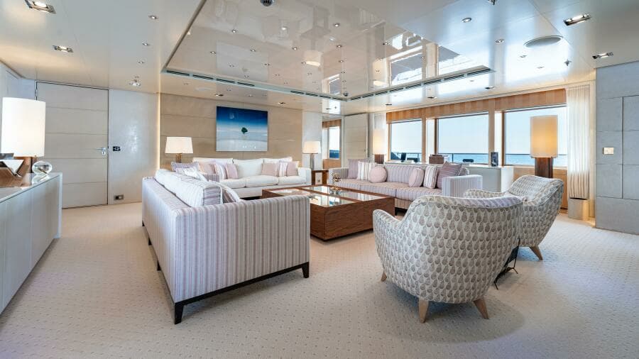 Loon 221' Main Deck Salon