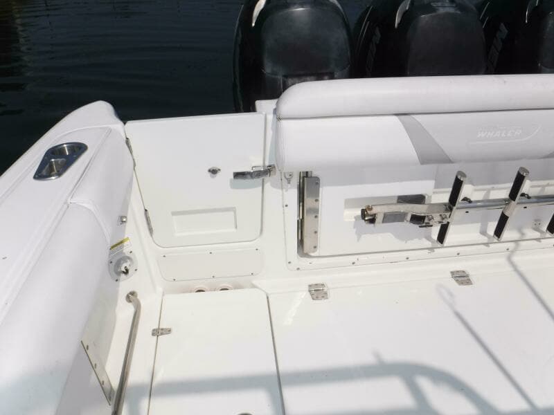2014 Boston Whaler 370 Outrage