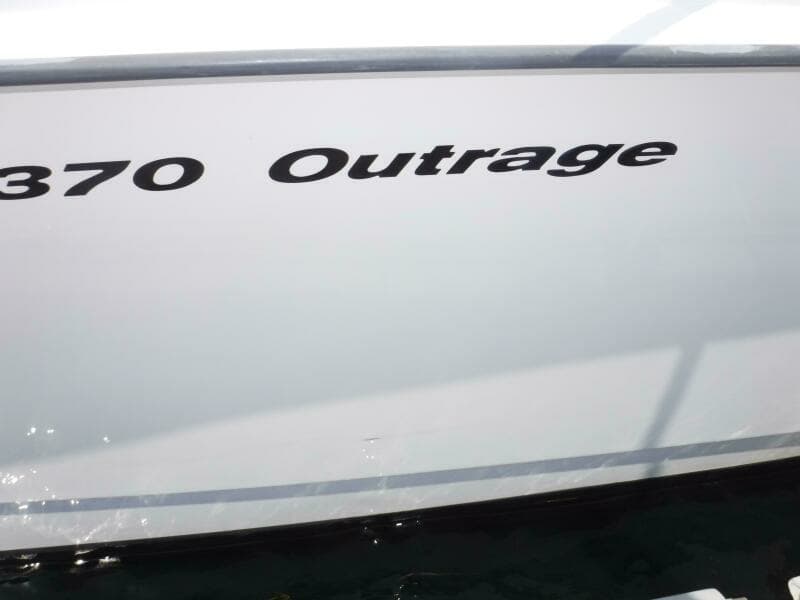 2014 Boston Whaler 370 Outrage