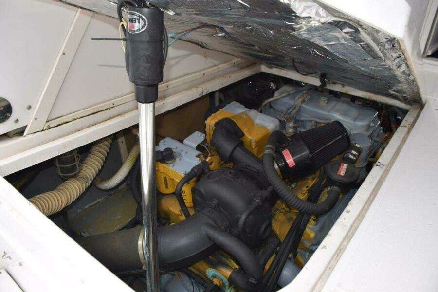 Engine Hatch Lift Port Side