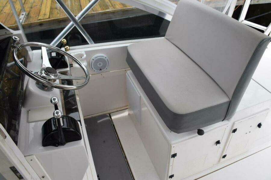 Helm Bench Seat