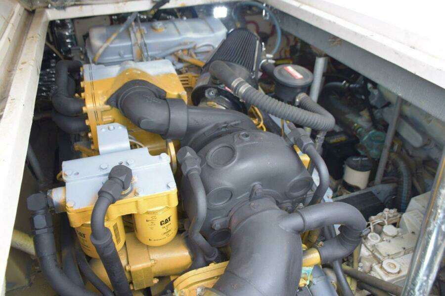 CAT 3208TA 375hp Port Side