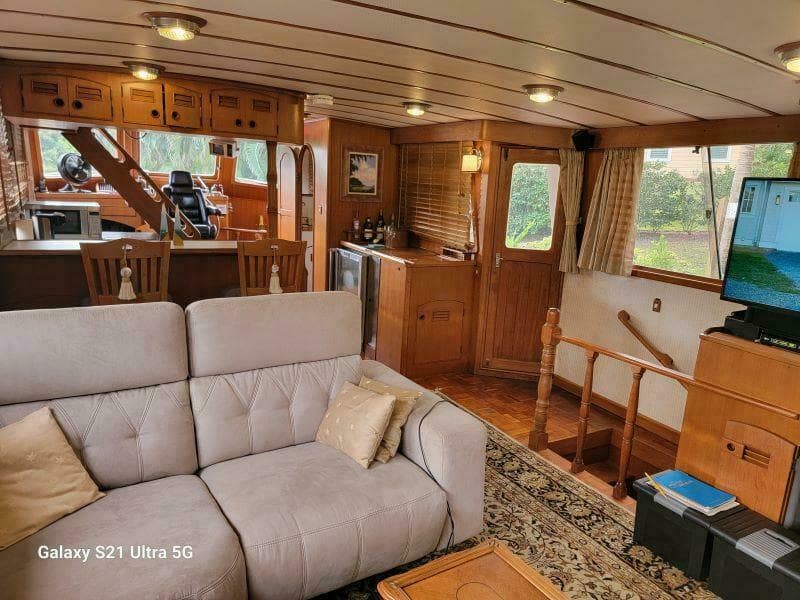 1987 Marine Trader Wide Body