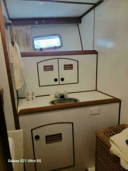 1987 Marine Trader Wide Body