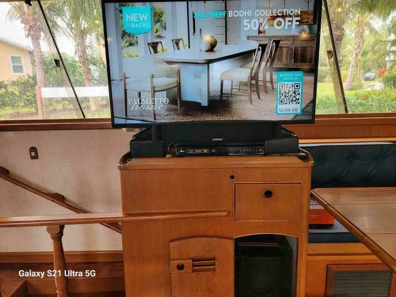 1987 Marine Trader Wide Body