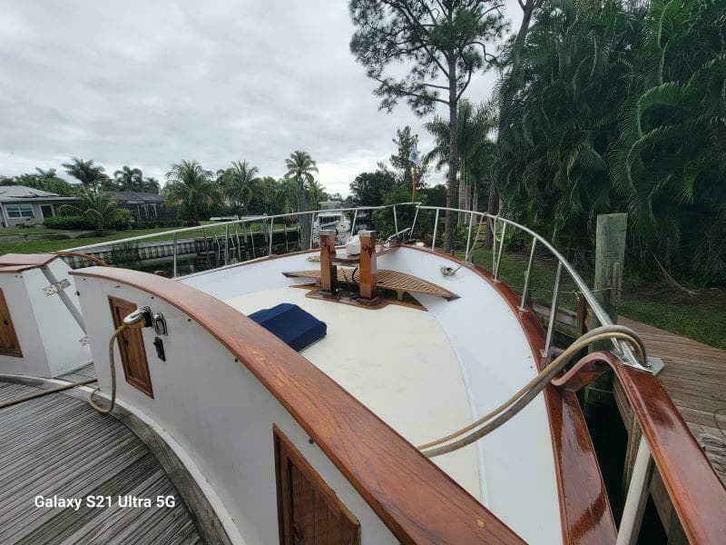 1987 Marine Trader Wide Body