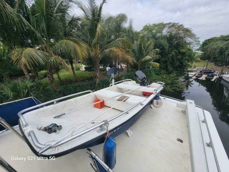 1987 Marine Trader Wide Body