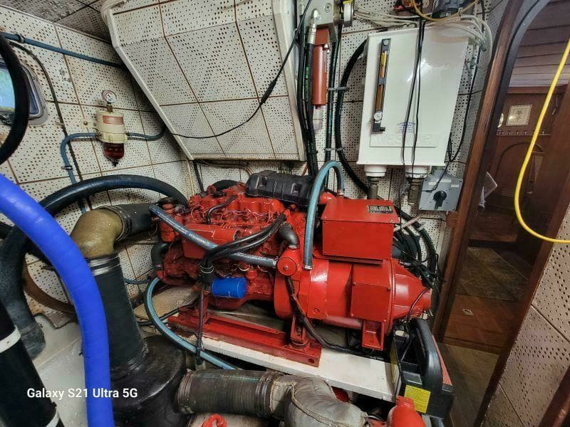 1987 Marine Trader Wide Body