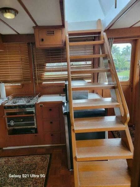 1987 Marine Trader Wide Body