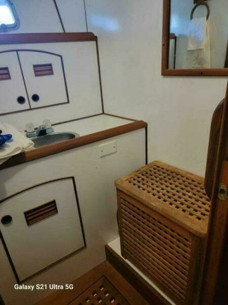 1987 Marine Trader Wide Body