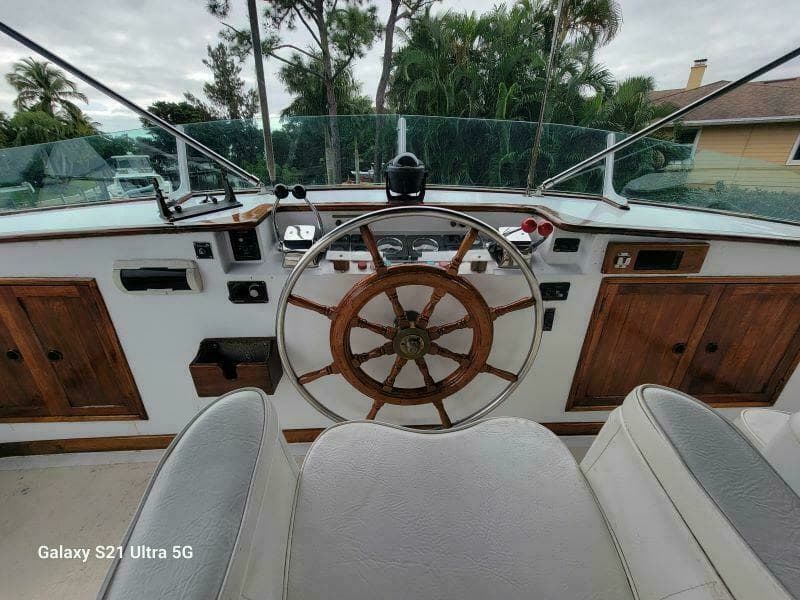 1987 Marine Trader Wide Body