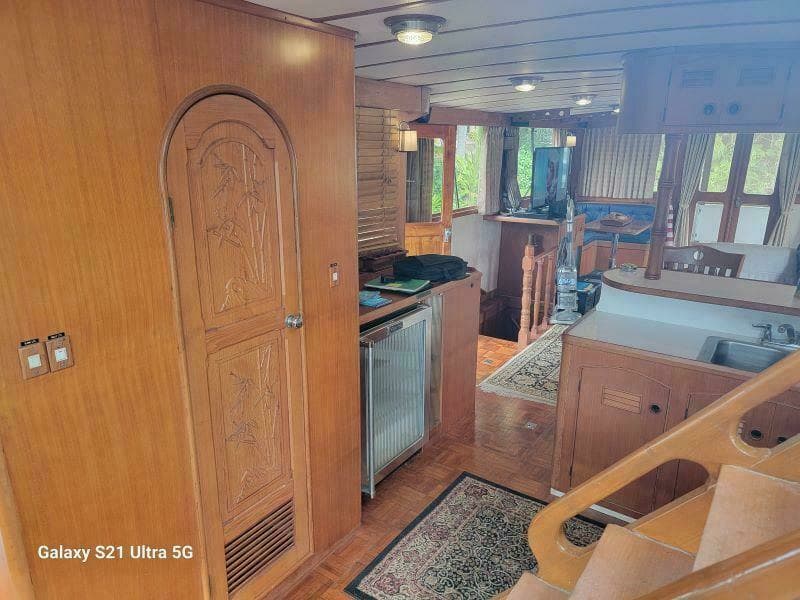 1987 Marine Trader Wide Body