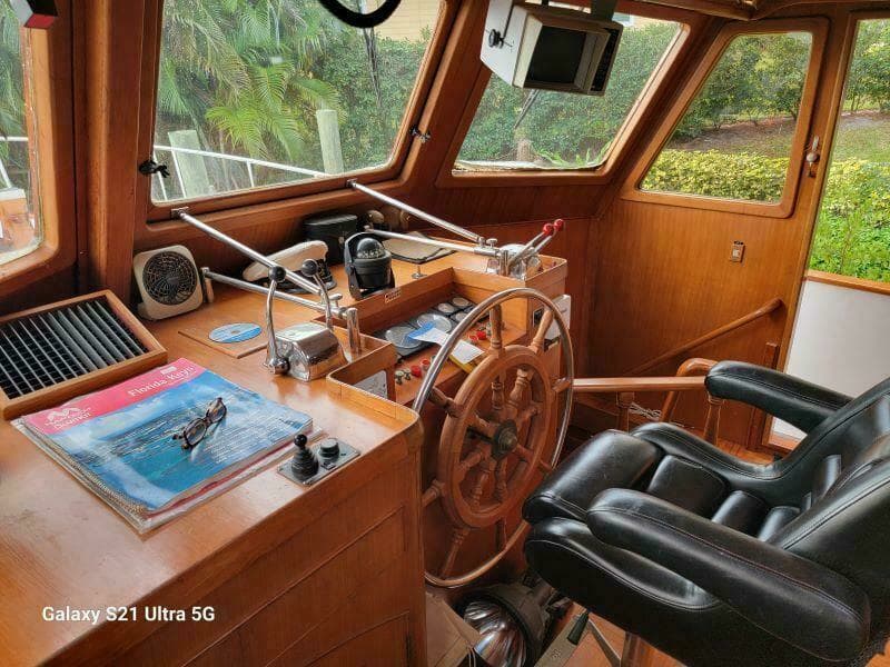 1987 Marine Trader Wide Body