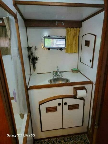 1987 Marine Trader Wide Body