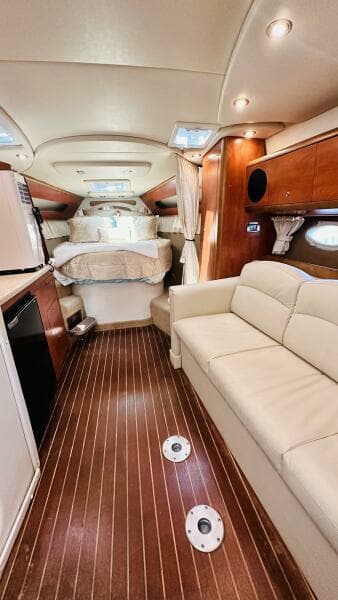 2007 Rinker 350 Express Cruiser