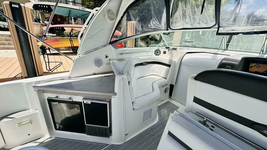 2007 Rinker 350 Express Cruiser