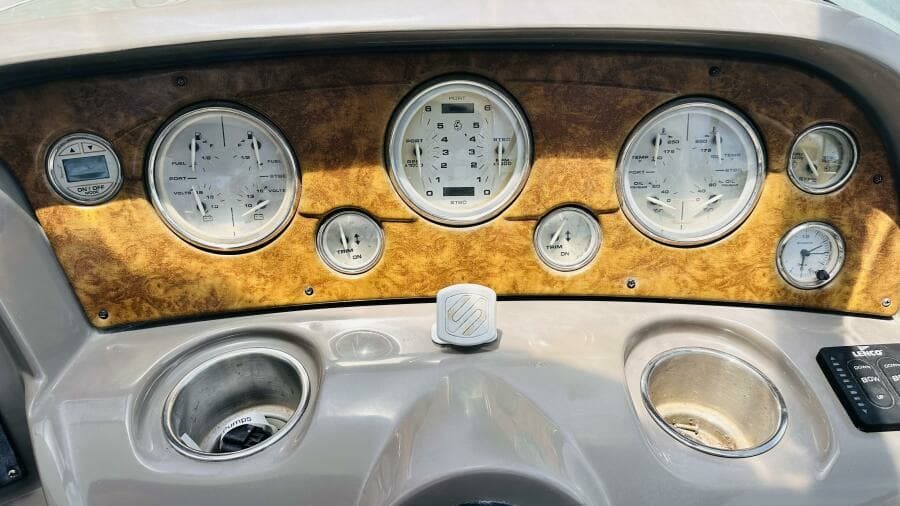 2007 Rinker 350 Express Cruiser